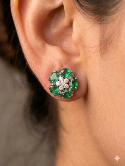 Ohrringe 750 Gold Smaragd Diamant Stecker